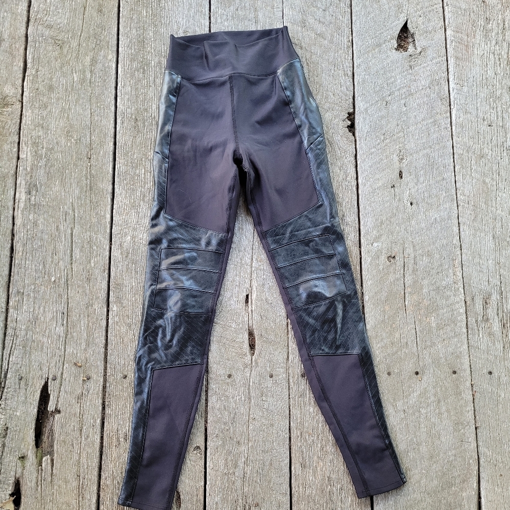 Alo Winterwarm Airlift Leggings